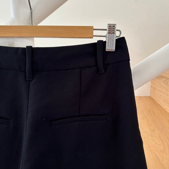 Aritzia Wilfred The Effortless Pant - Crepette in Black, Size 6 - Picture 4 of 7